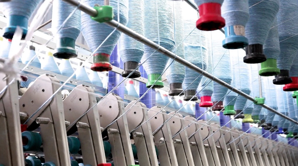 Fancy yarn formation process